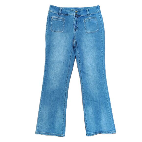 DG2 Diane Gilman Bootcut Sz 16 Women's Solid Mid Rise Medium Wash Stretch Jeans - Picture 1 of 4